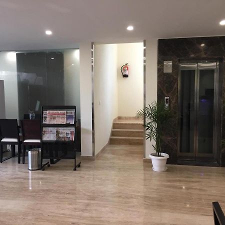 Mavens Inn Гургаон Екстериор снимка