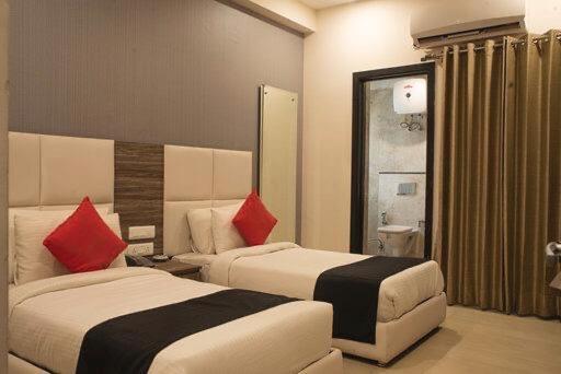 Mavens Inn Гургаон Екстериор снимка
