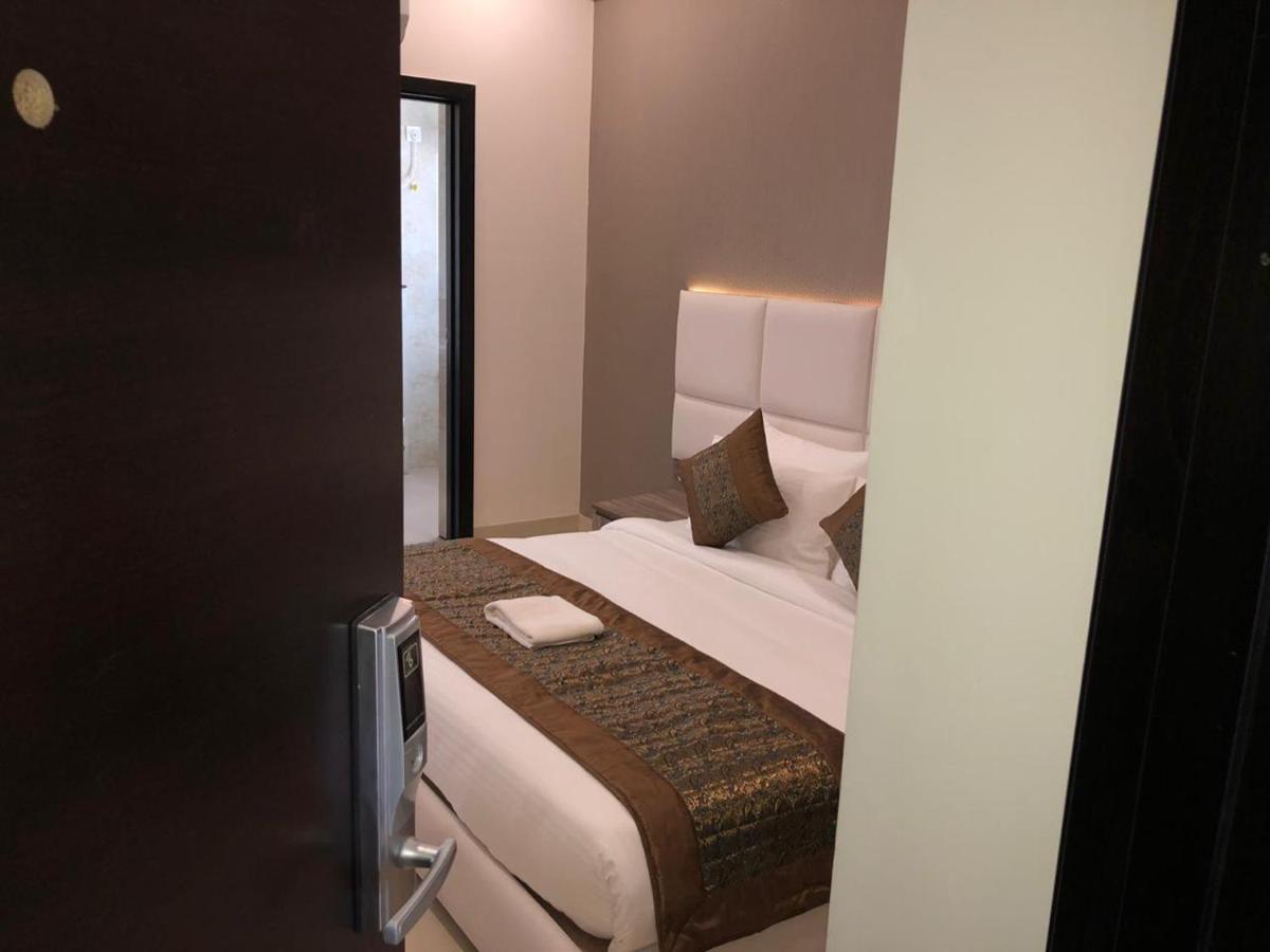 Mavens Inn Гургаон Екстериор снимка