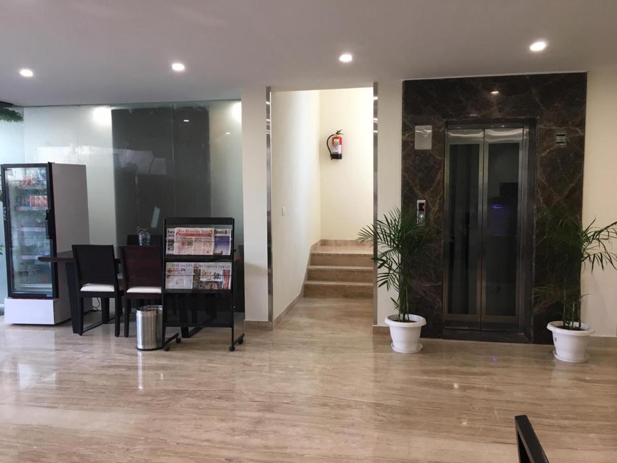 Mavens Inn Гургаон Екстериор снимка