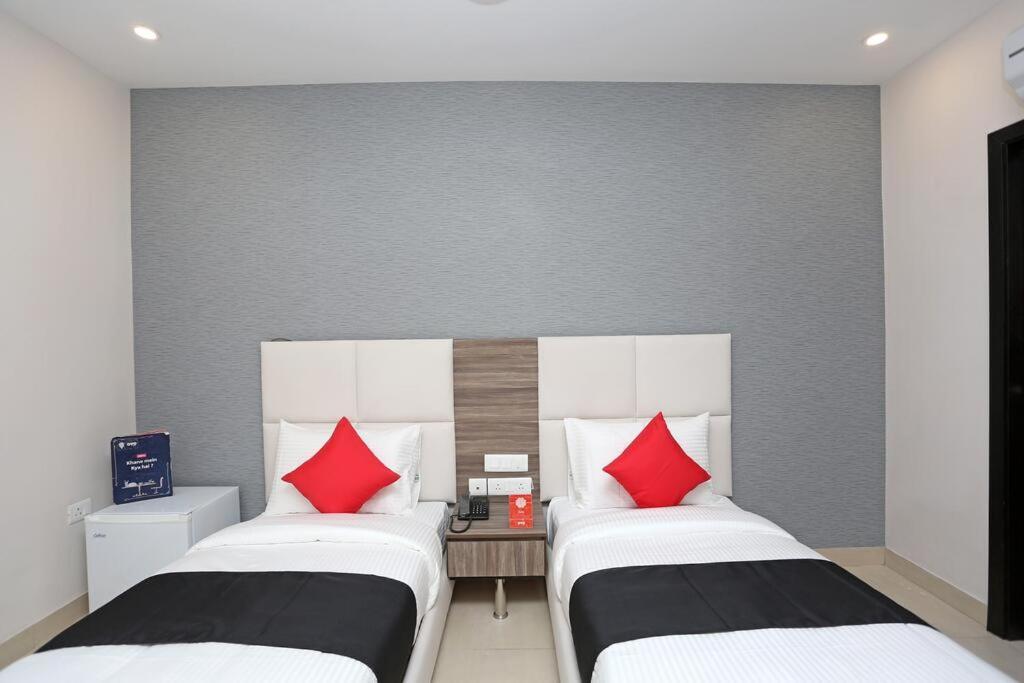 Mavens Inn Гургаон Екстериор снимка